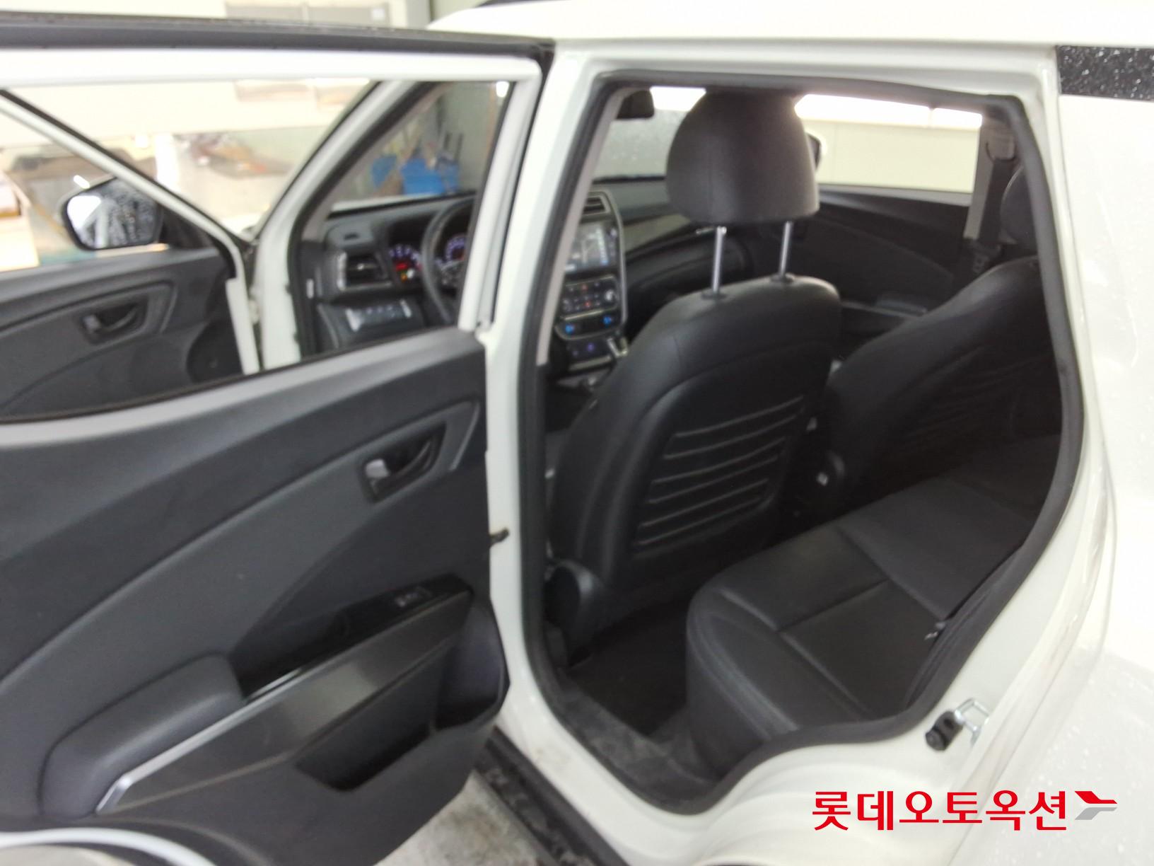 KG Mobility Tivoli - 37