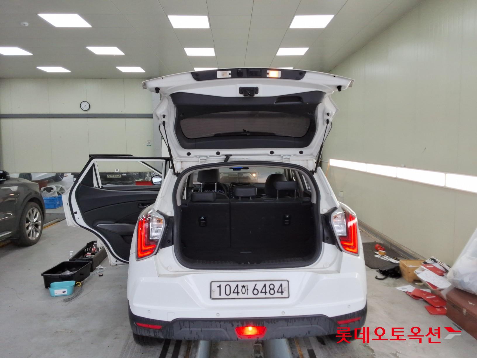 KG Mobility Tivoli - 9