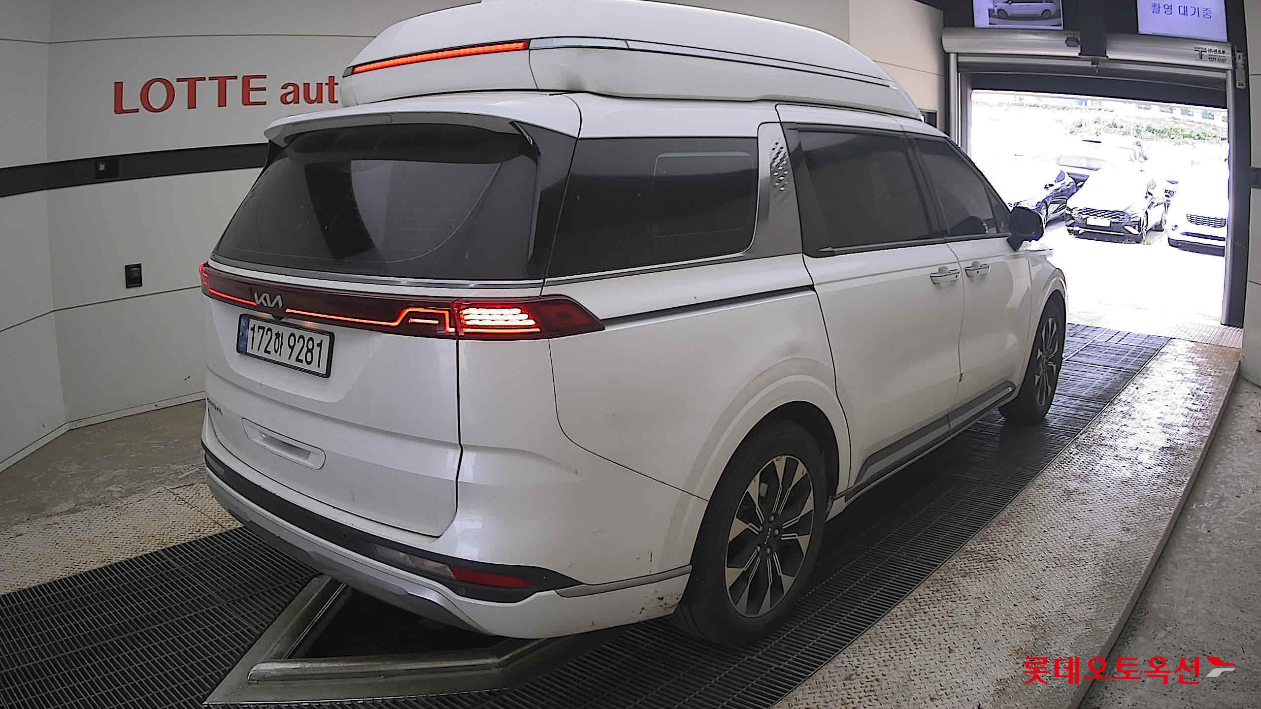 2023 - kia carnival