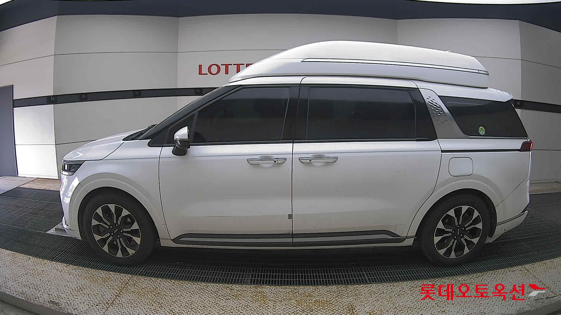 2023 - kia carnival