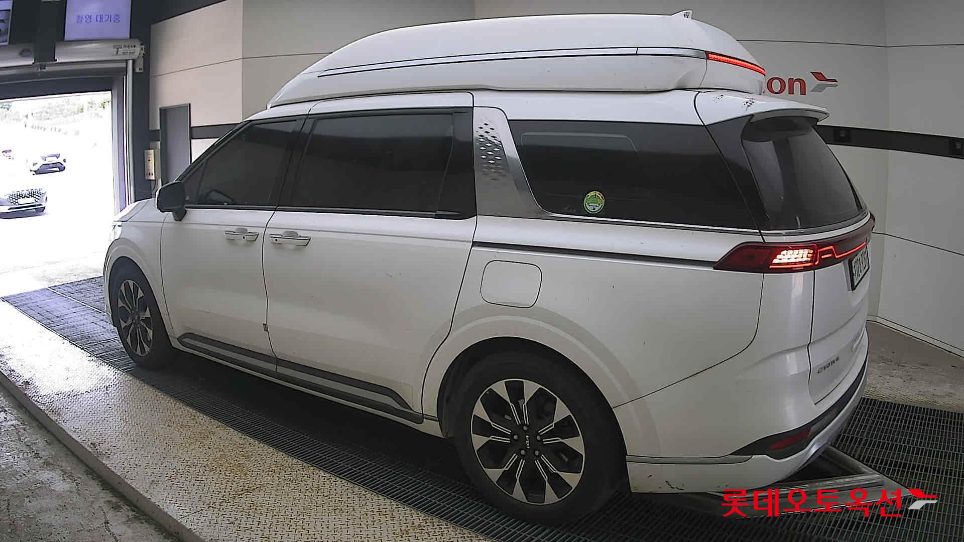 2023 - kia carnival