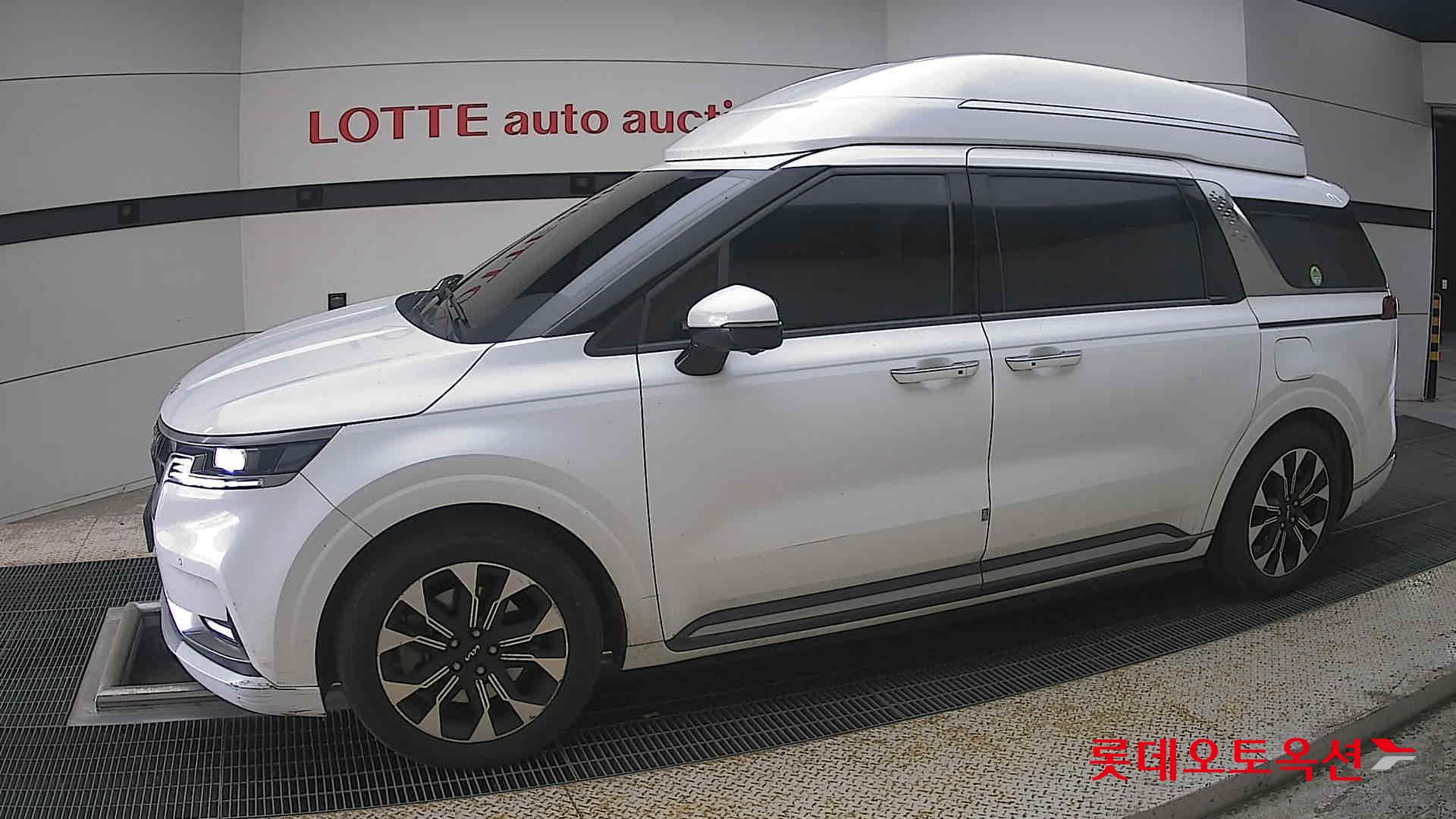 2023 - kia carnival