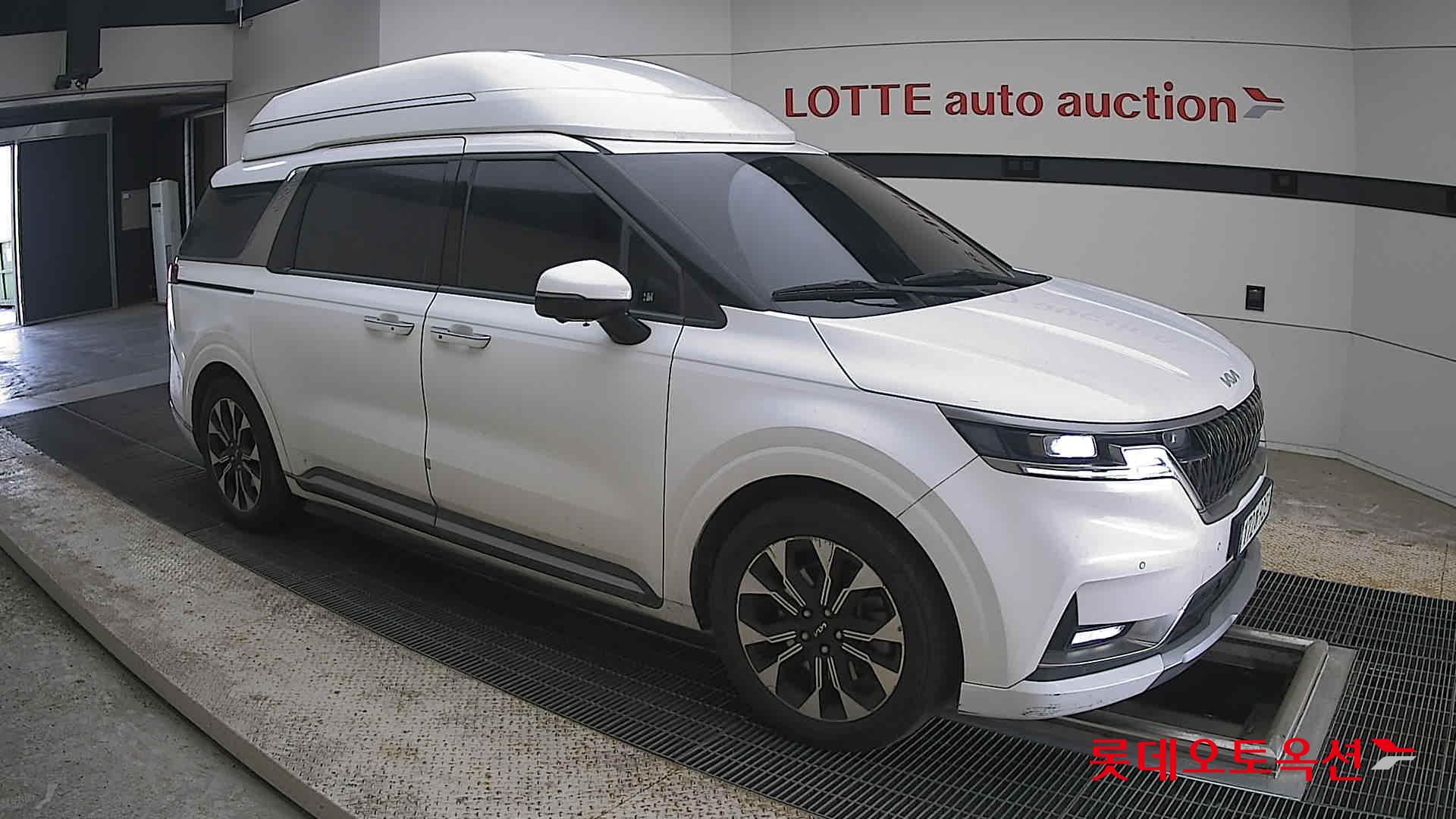 2023 - kia carnival