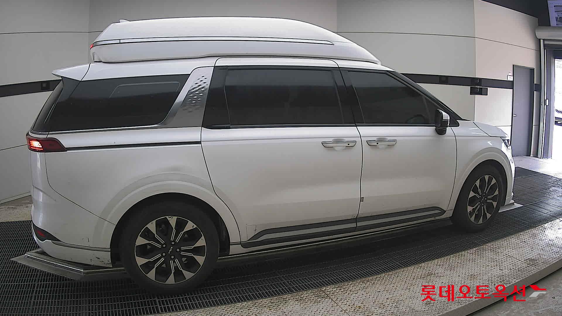 2023 - kia carnival