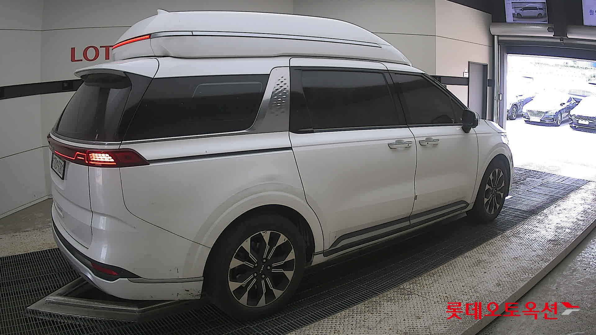 2023 - kia carnival