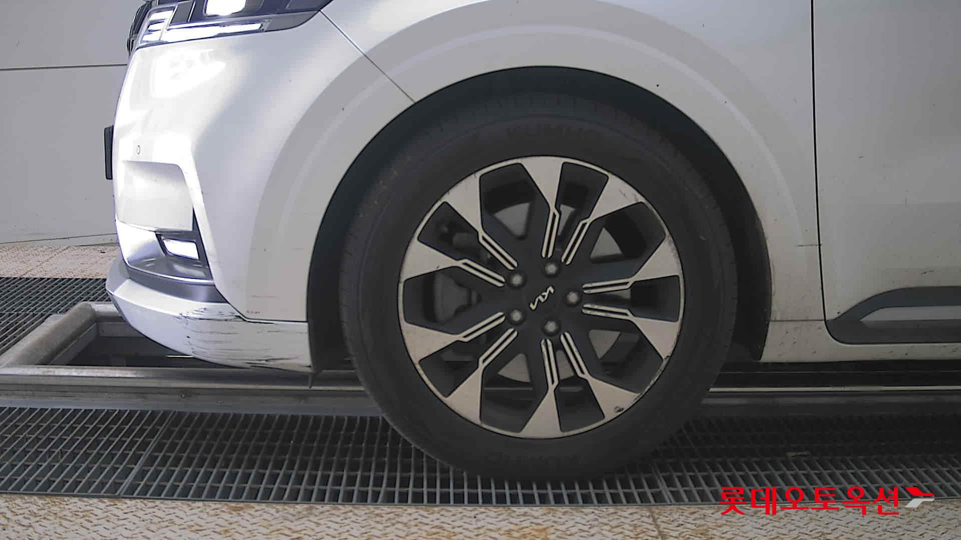 2023 - kia carnival