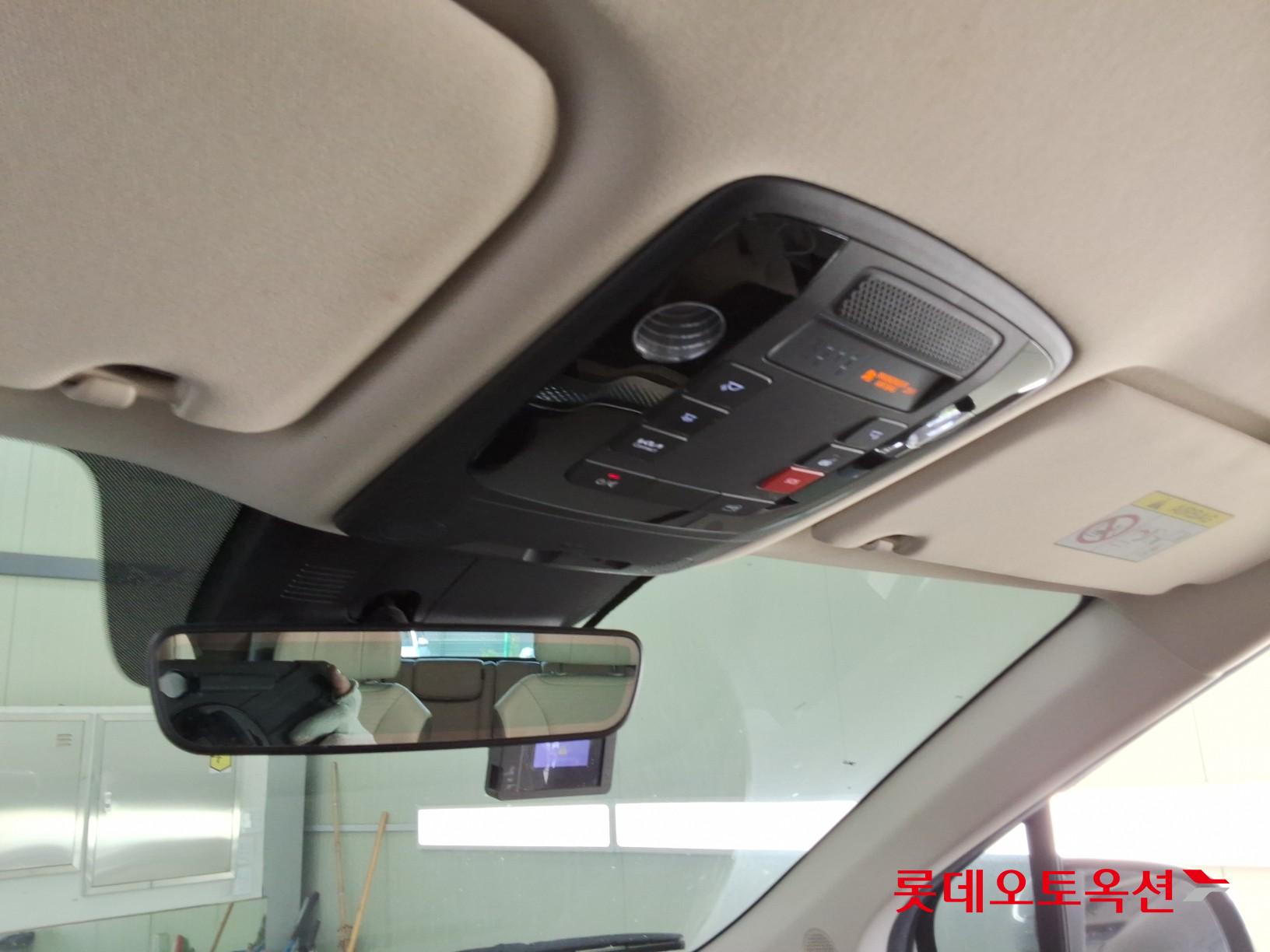 2023 - kia carnival