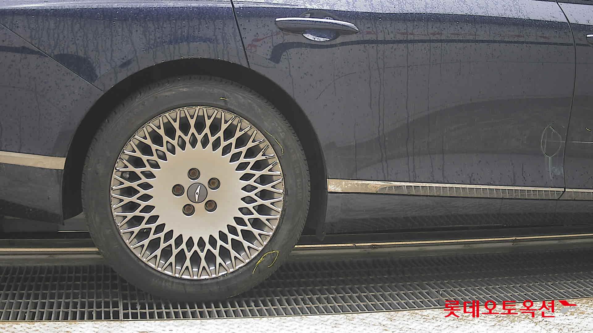 Genesis G80 - 28