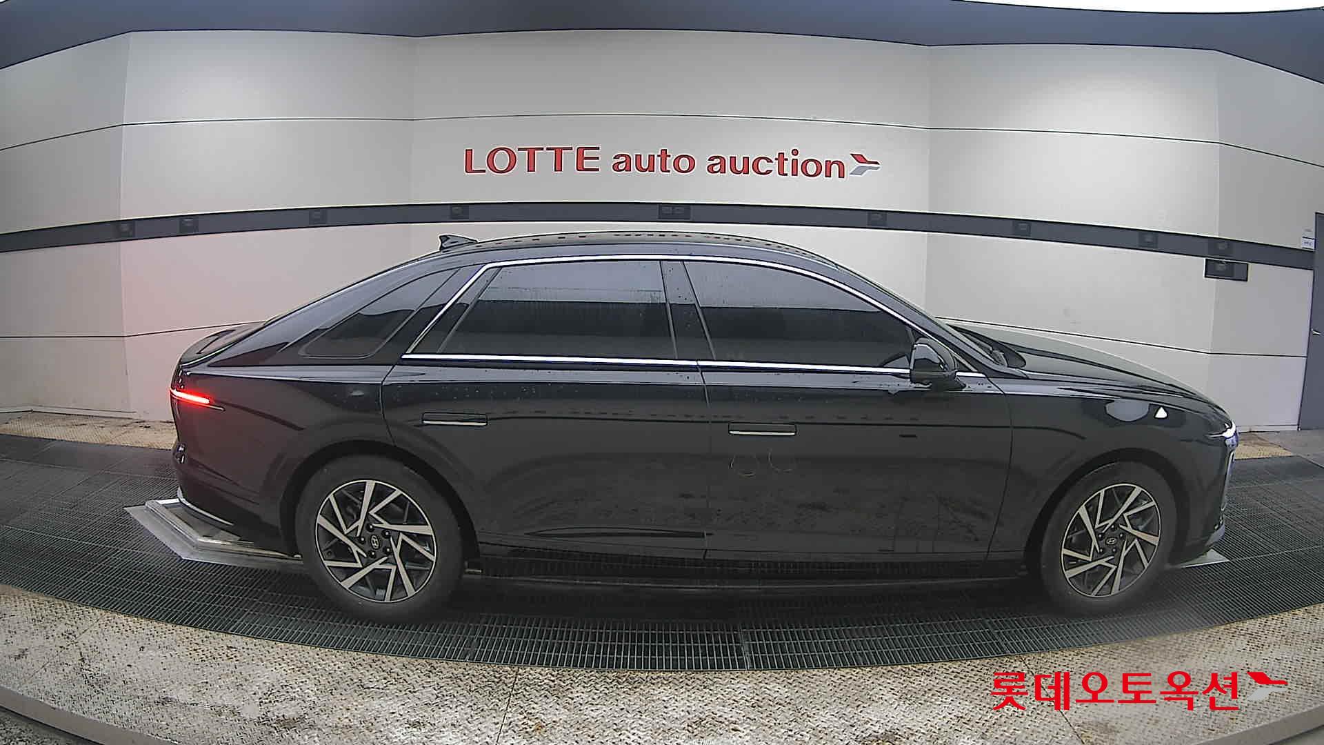 Hyundai Grandeur - 21