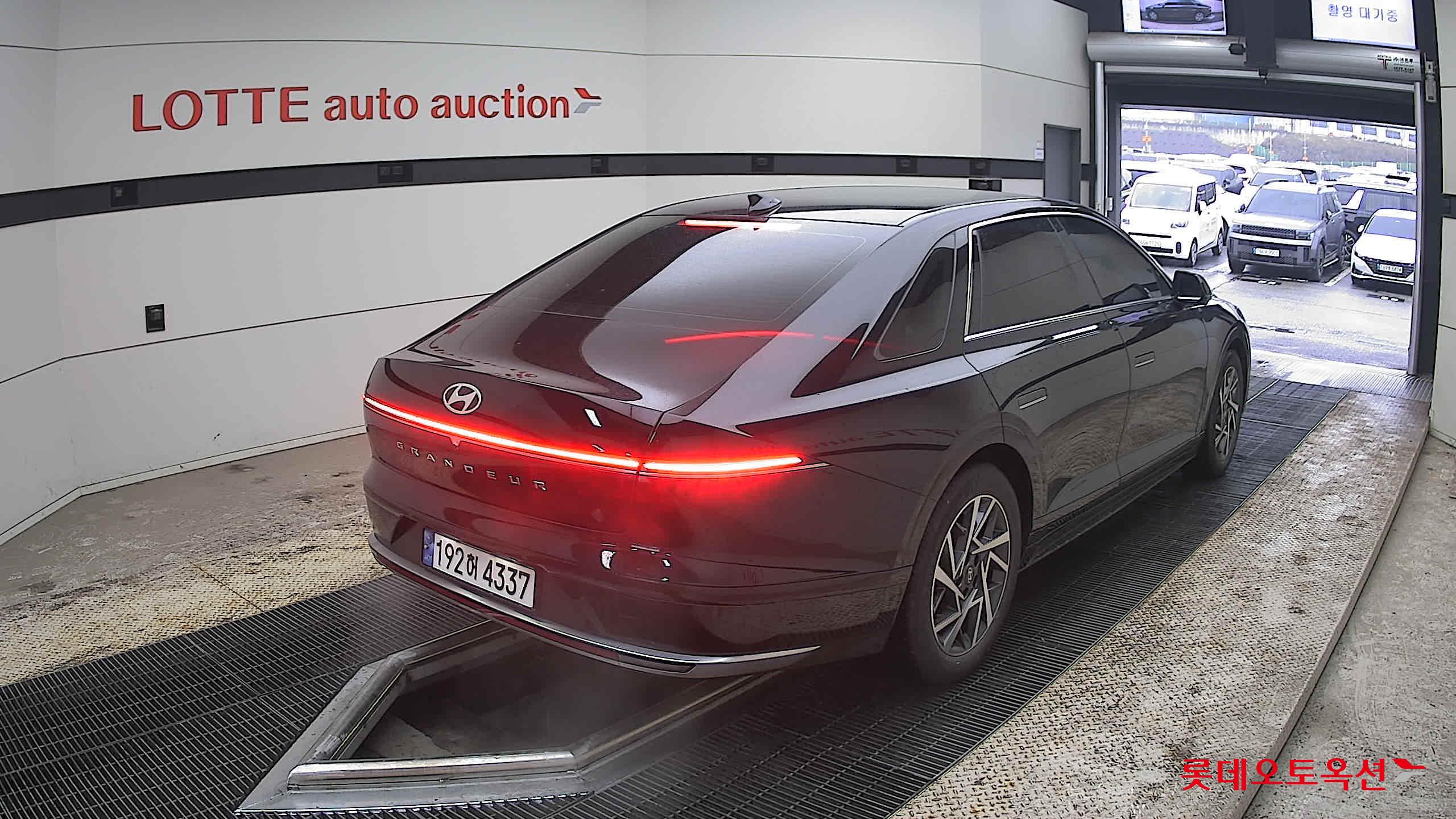 Hyundai Grandeur - 5