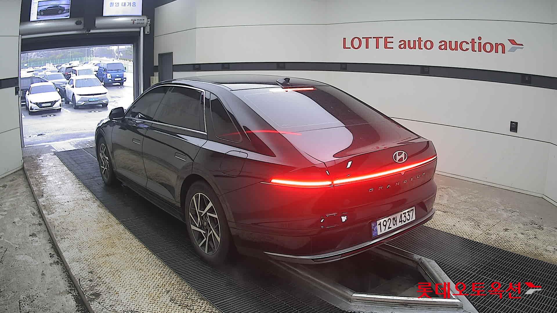 Hyundai Grandeur - 4