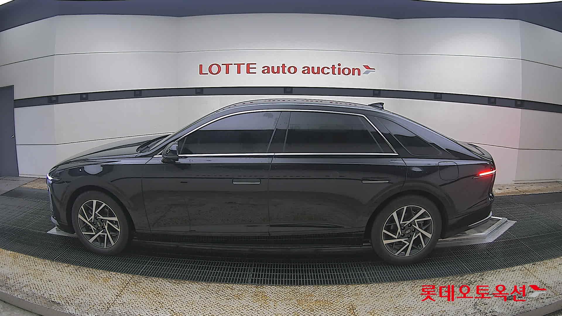 Hyundai Grandeur - 13