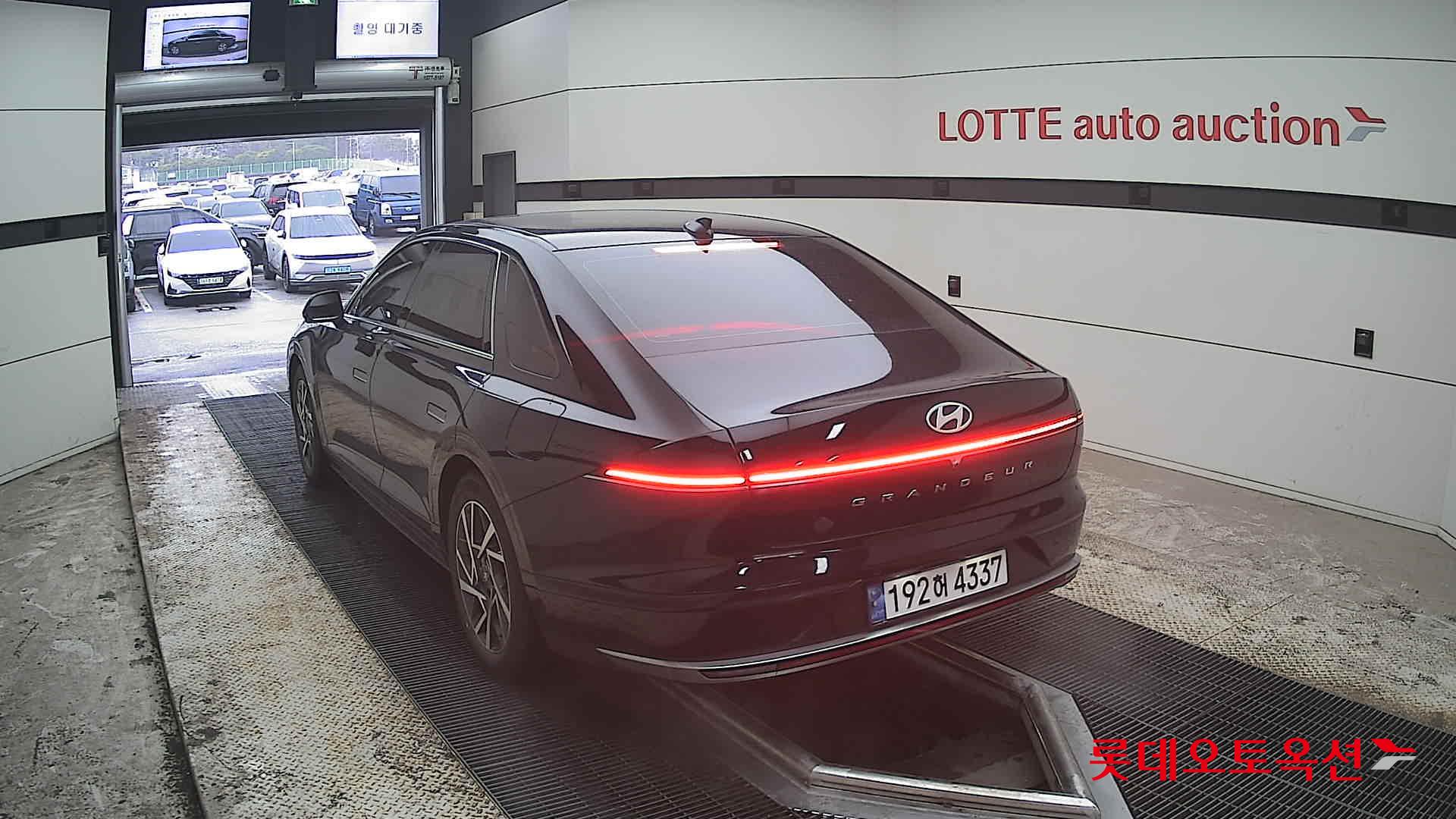 Hyundai Grandeur - 16