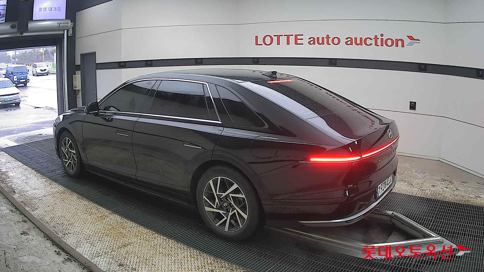 Hyundai Grandeur - 15