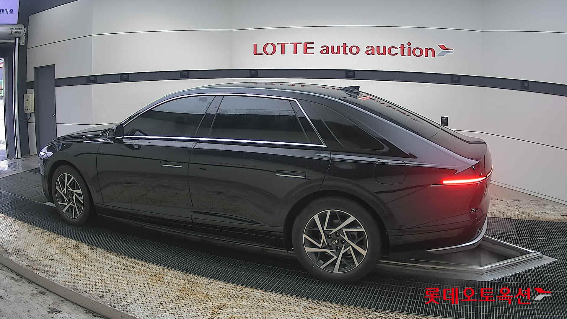 Hyundai Grandeur - 14