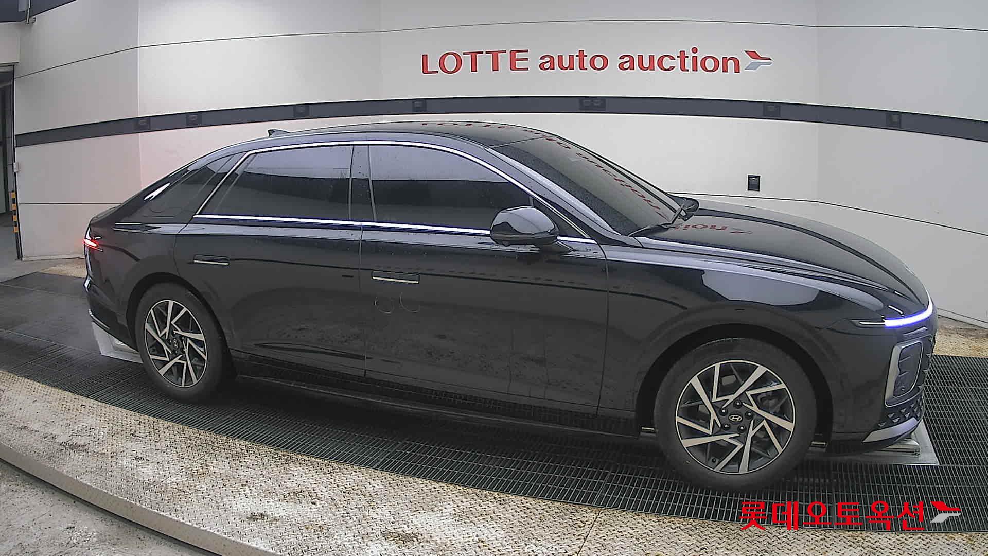 Hyundai Grandeur - 22