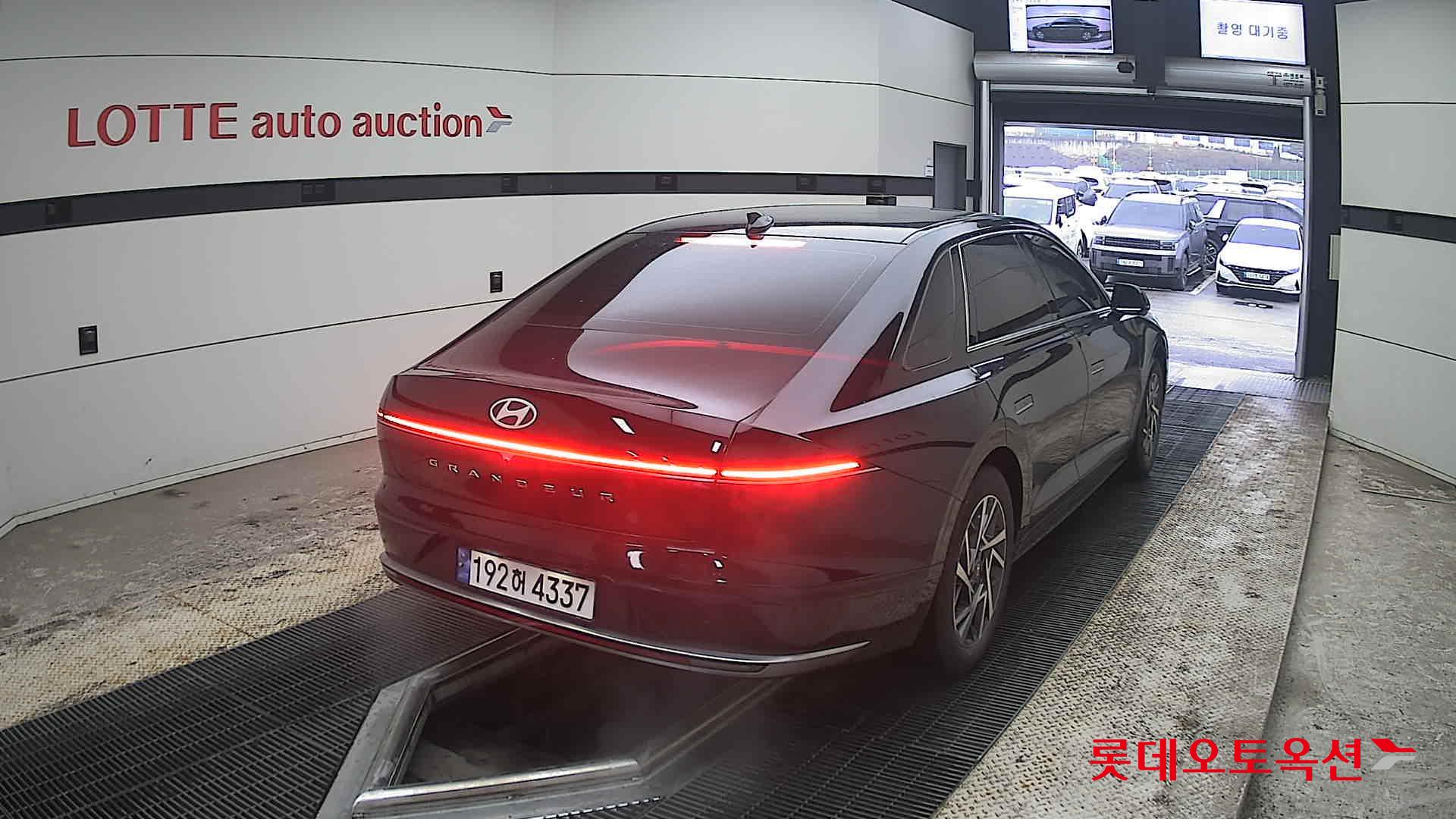 Hyundai Grandeur - 18