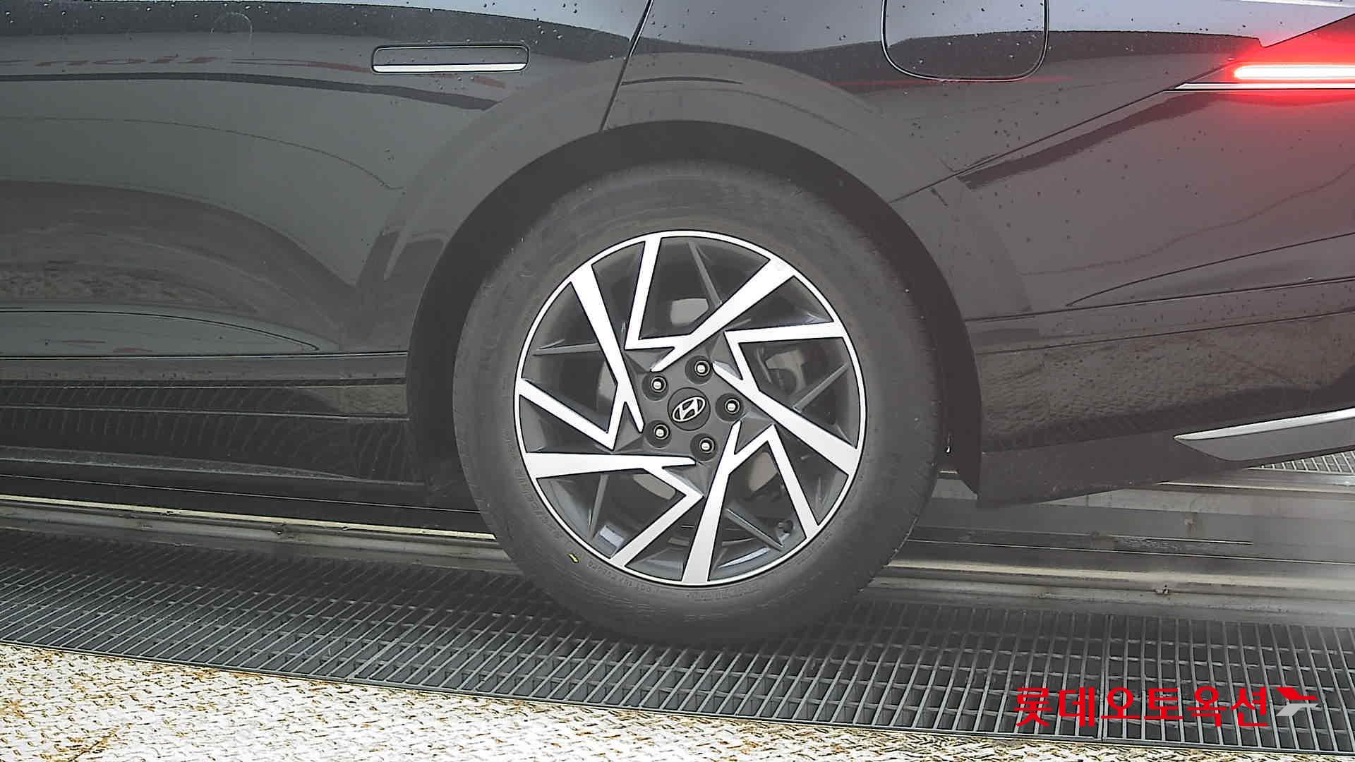 Hyundai Grandeur - 26