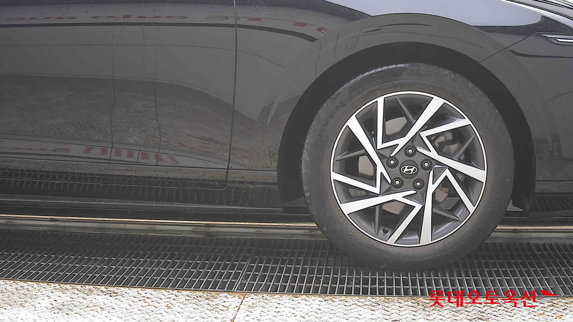 Hyundai Grandeur - 27