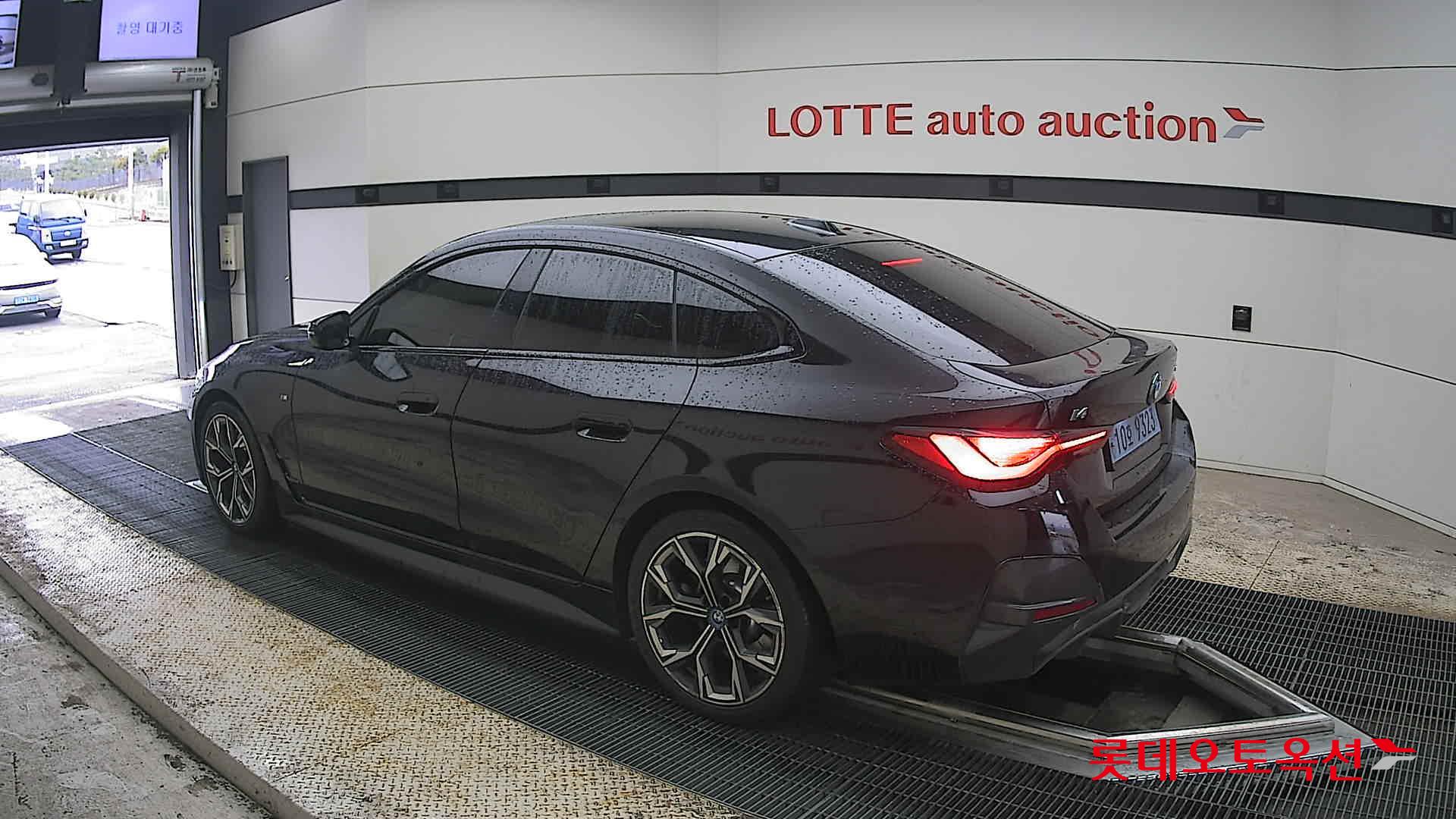 BMW i4 - 15