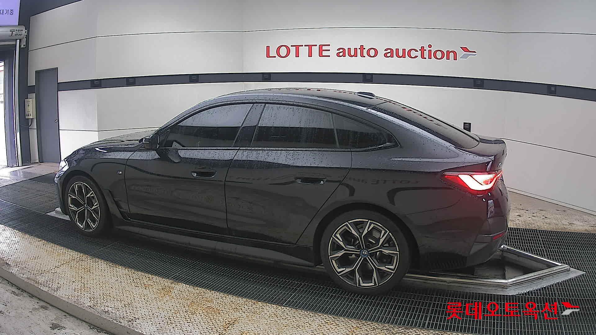 BMW i4 - 14