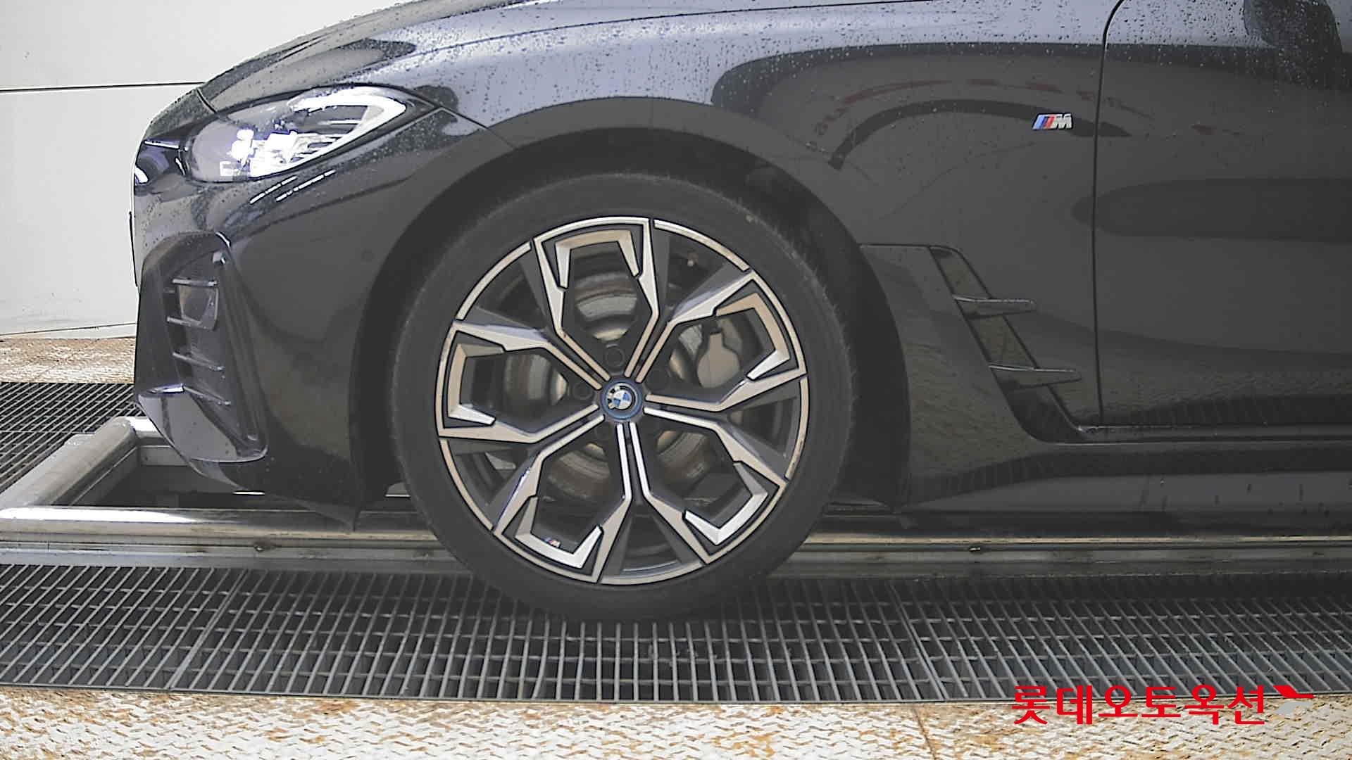 BMW i4 - 25