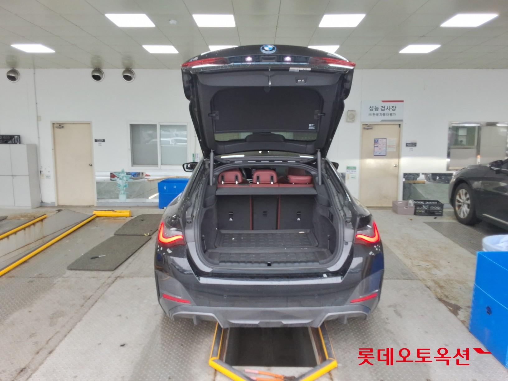 BMW i4 - 9