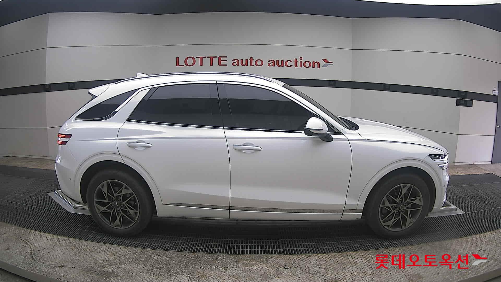 جينسس جي في 70