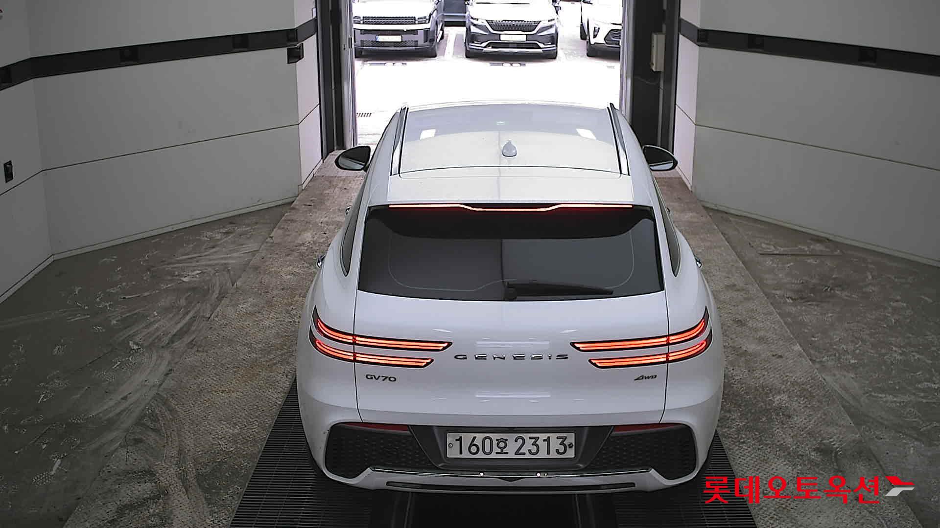 جينسس جي في 70