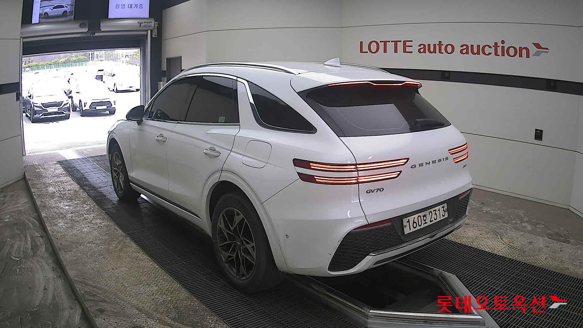 جينسس جي في 70