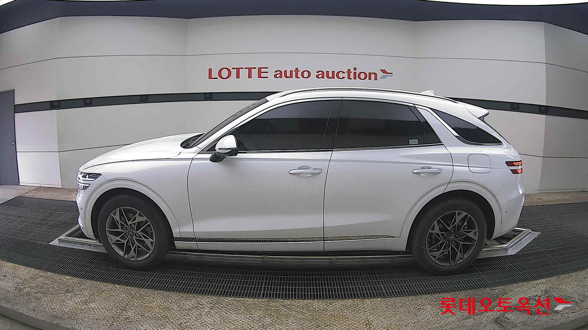 جينسس جي في 70