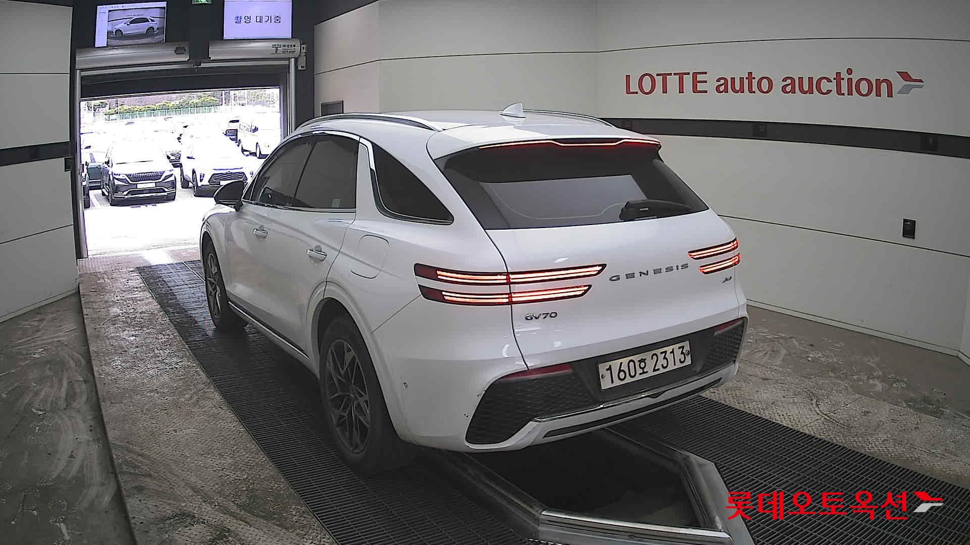 جينسس جي في 70