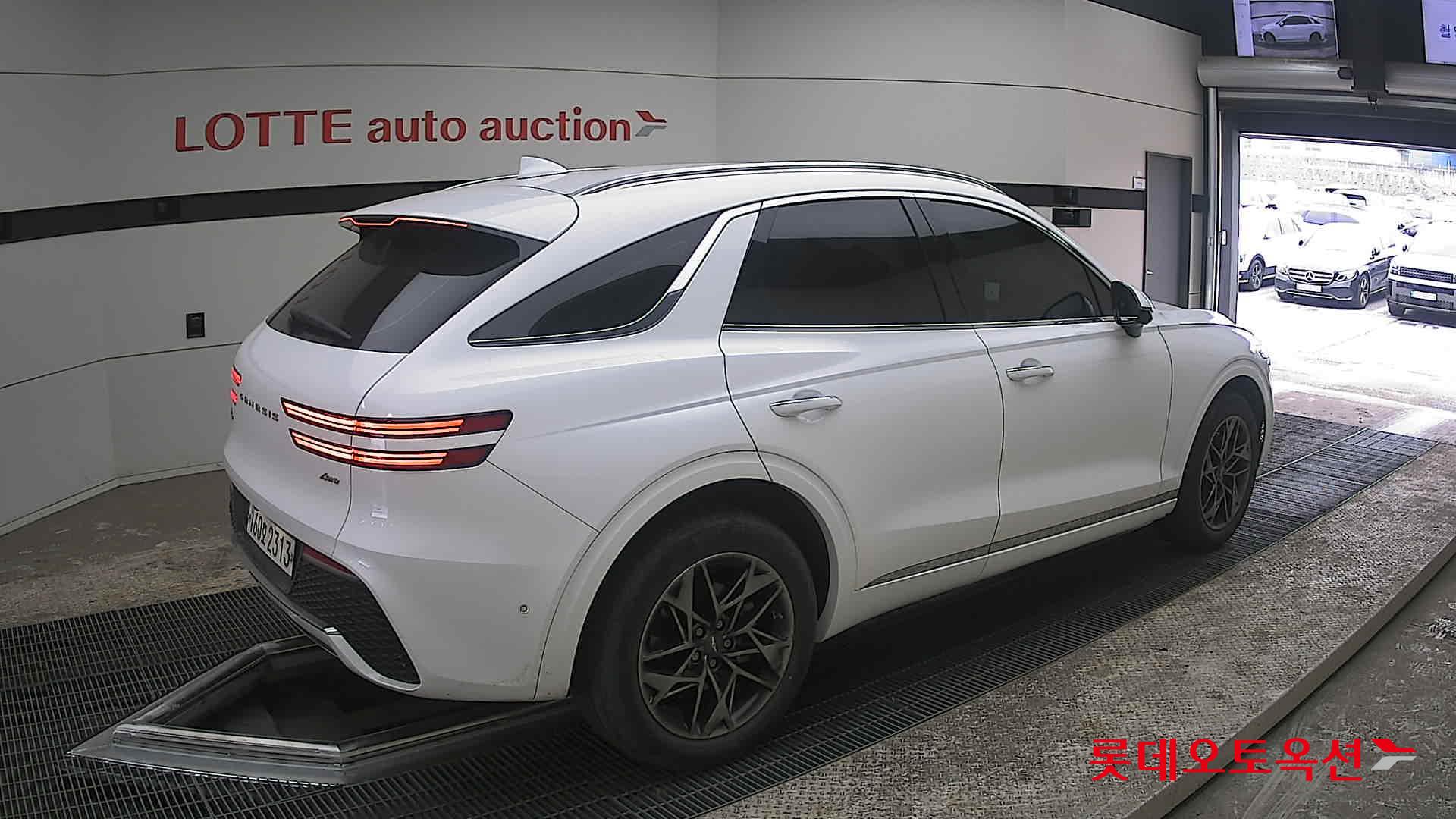 جينسس جي في 70