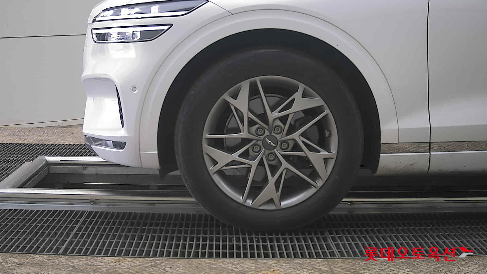 جينسس جي في 70