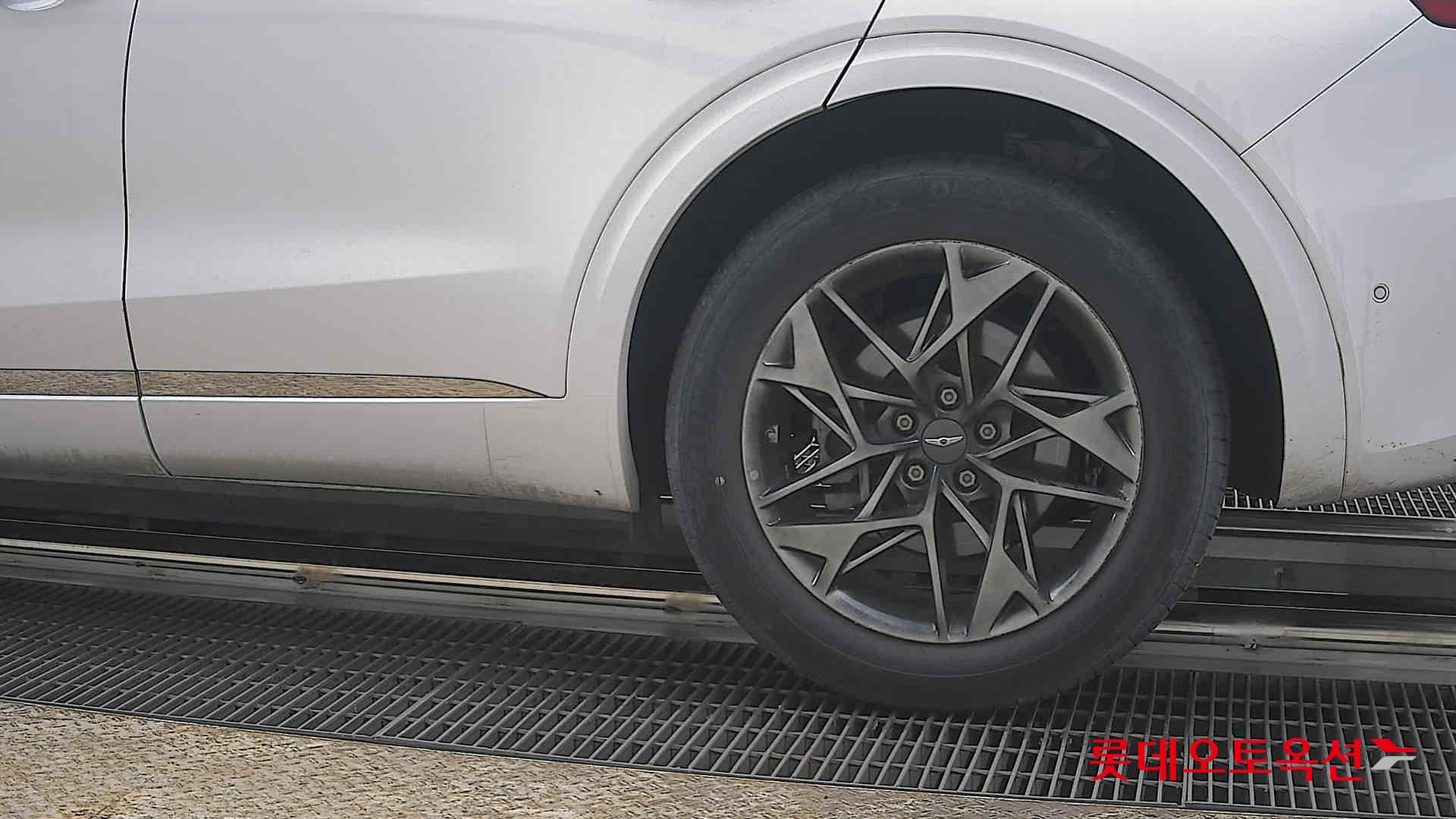 جينسس جي في 70