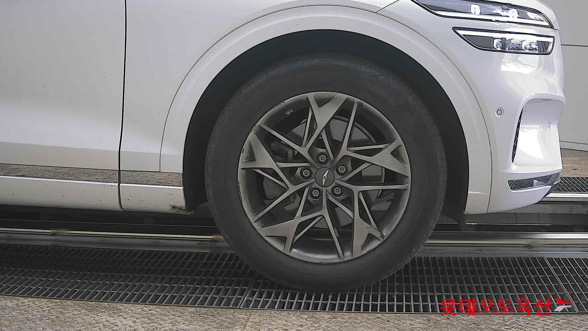 جينسس جي في 70