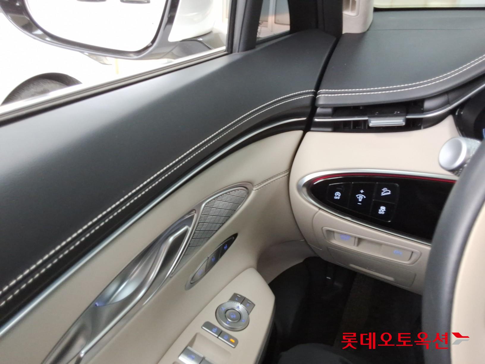 جينسس جي في 70