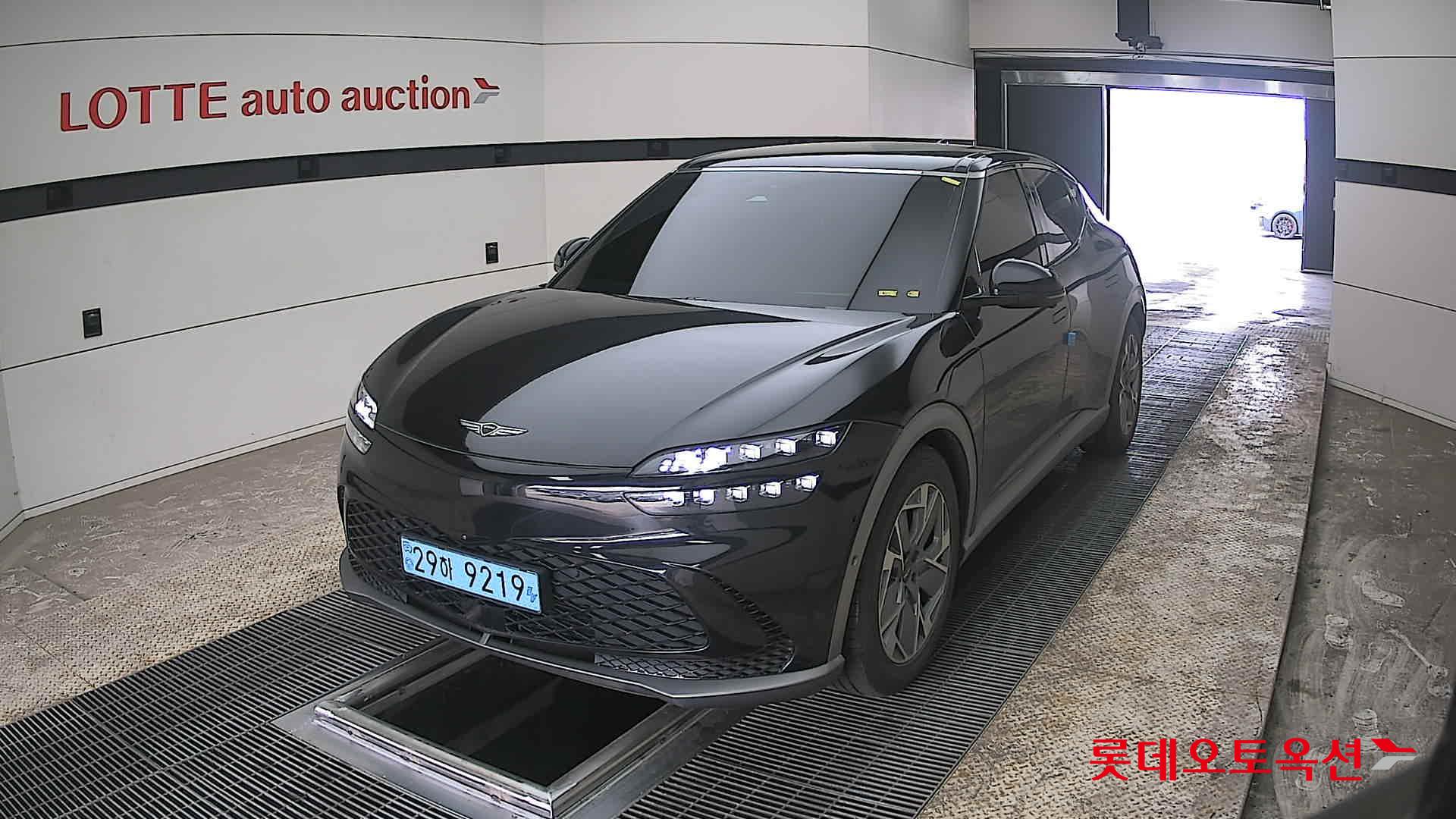 جينسس جي في 60