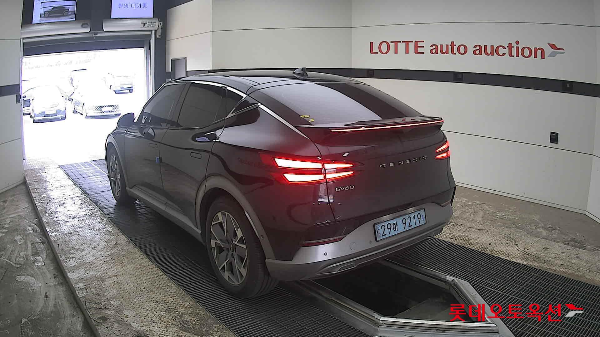 جينسس جي في 60