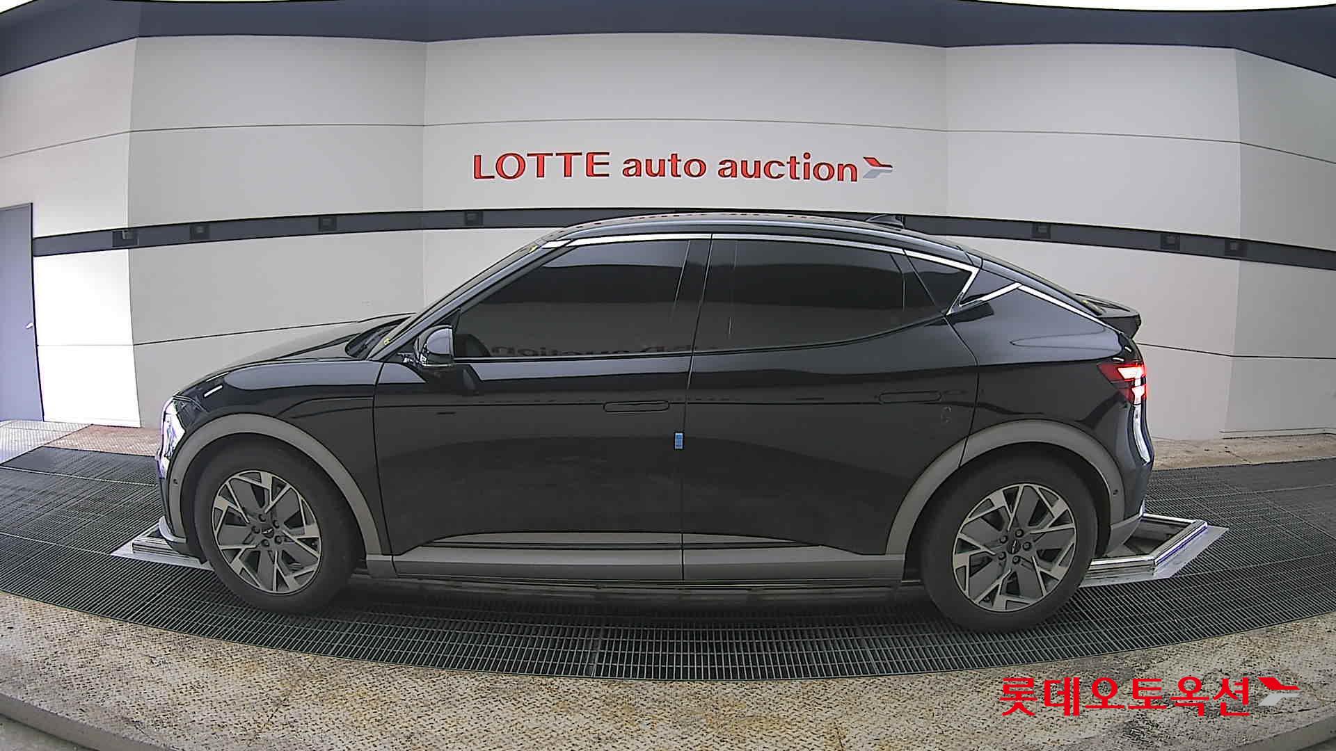 جينسس جي في 60