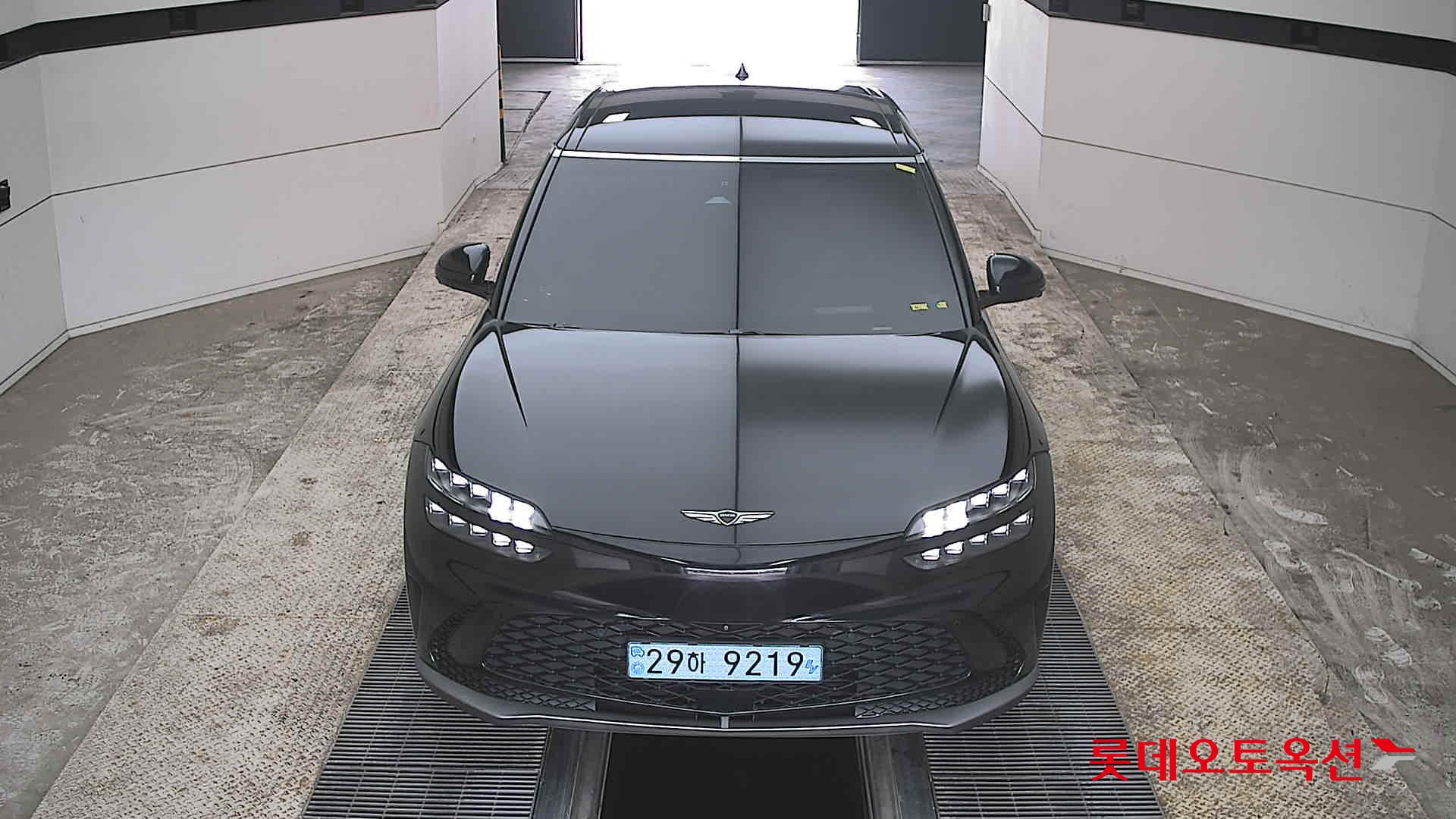 جينسس جي في 60