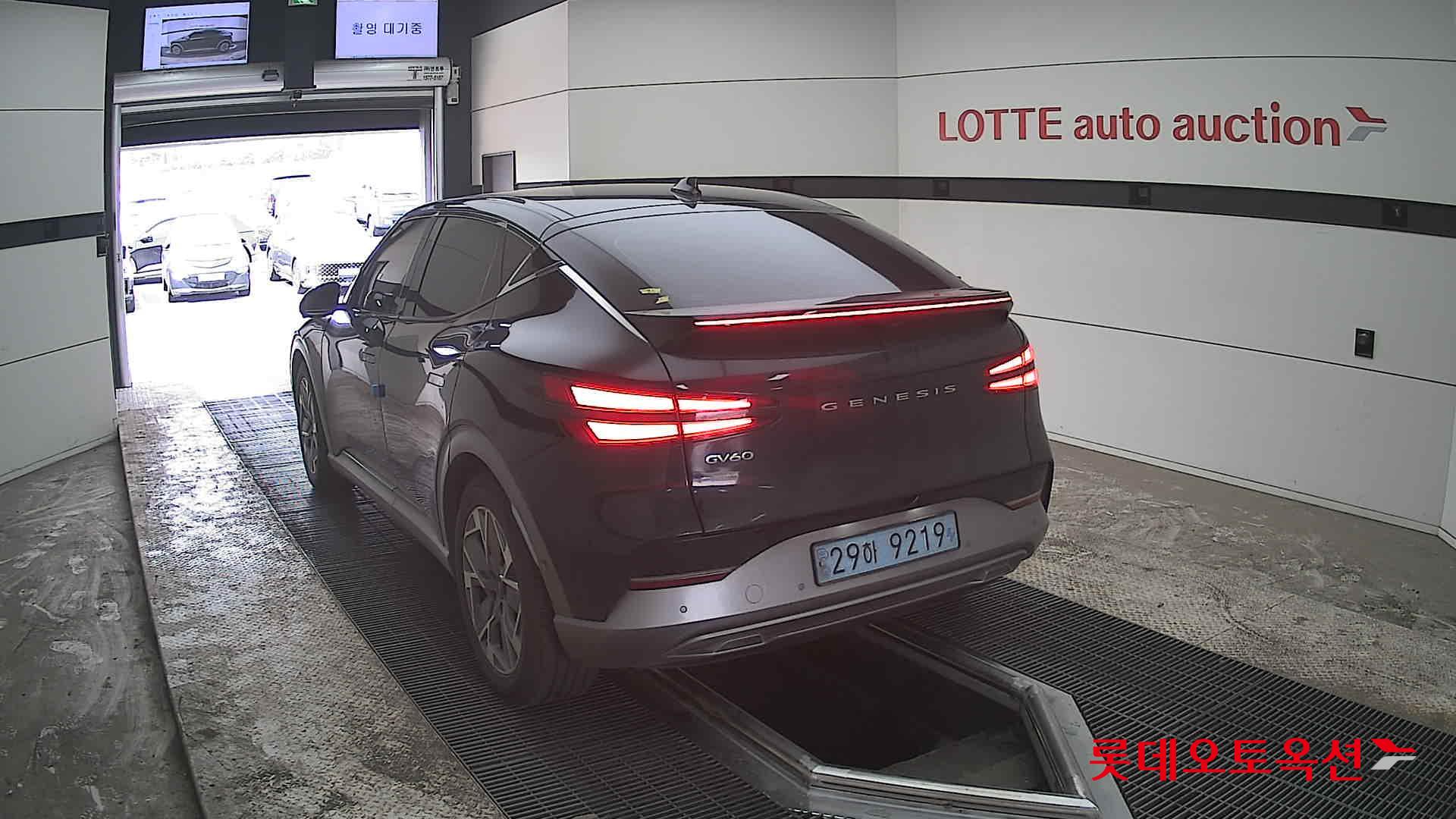 جينسس جي في 60