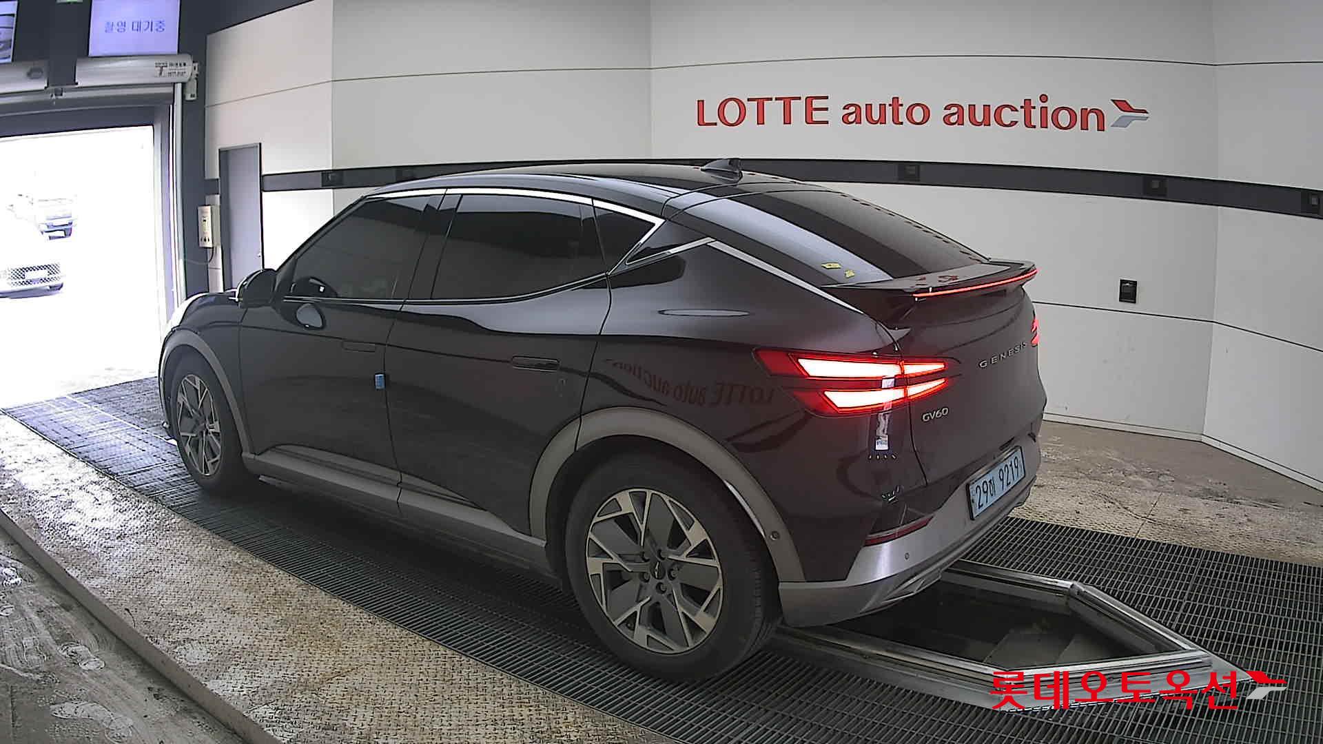 جينسس جي في 60