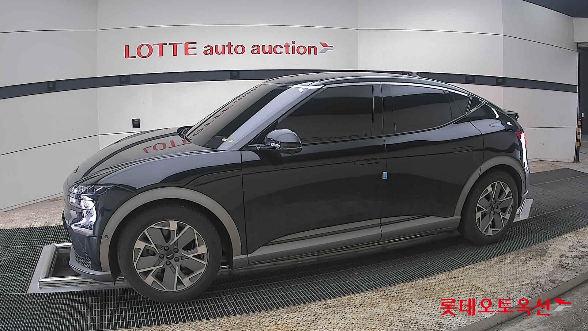 جينسس جي في 60