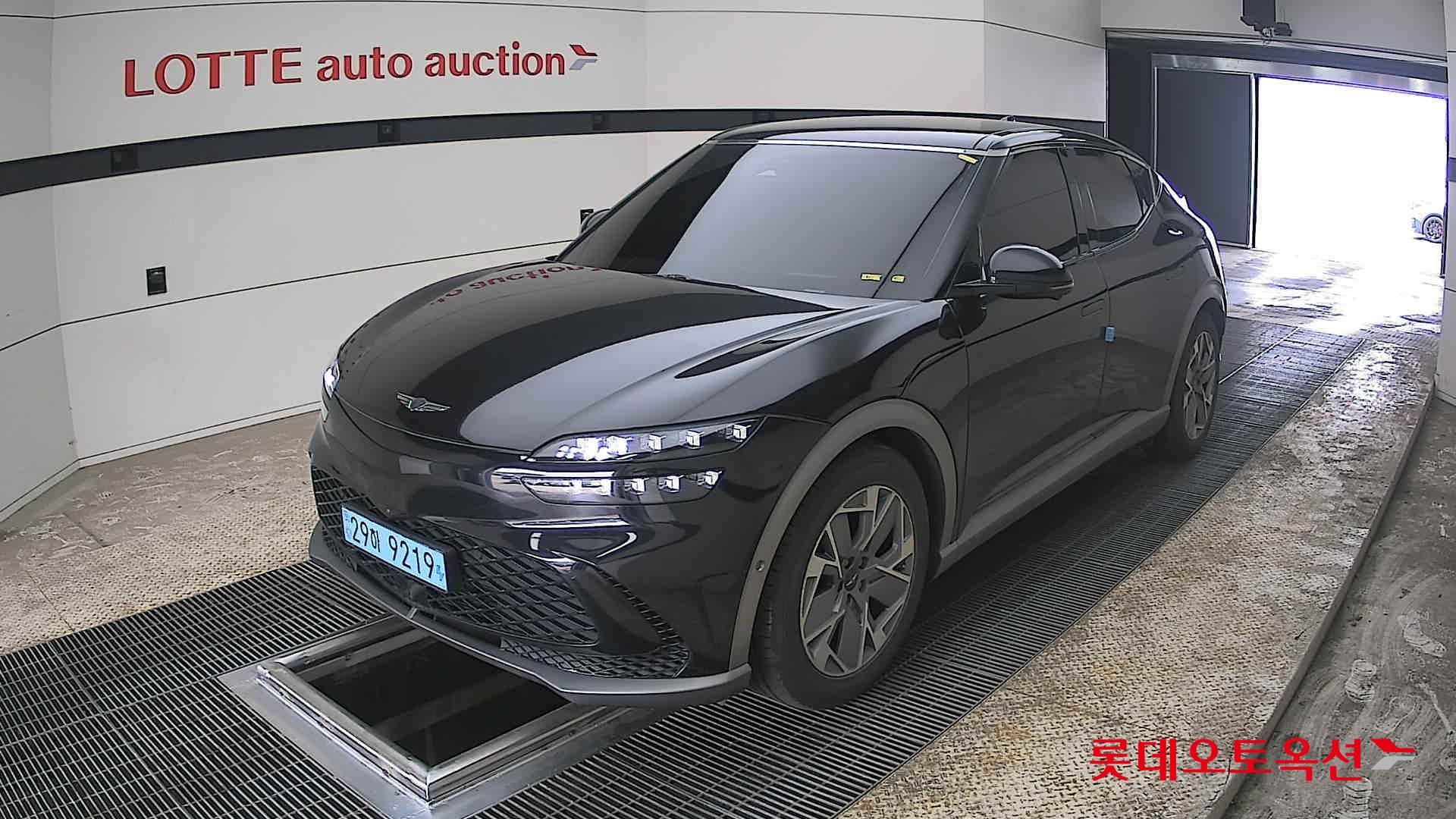 جينسس جي في 60