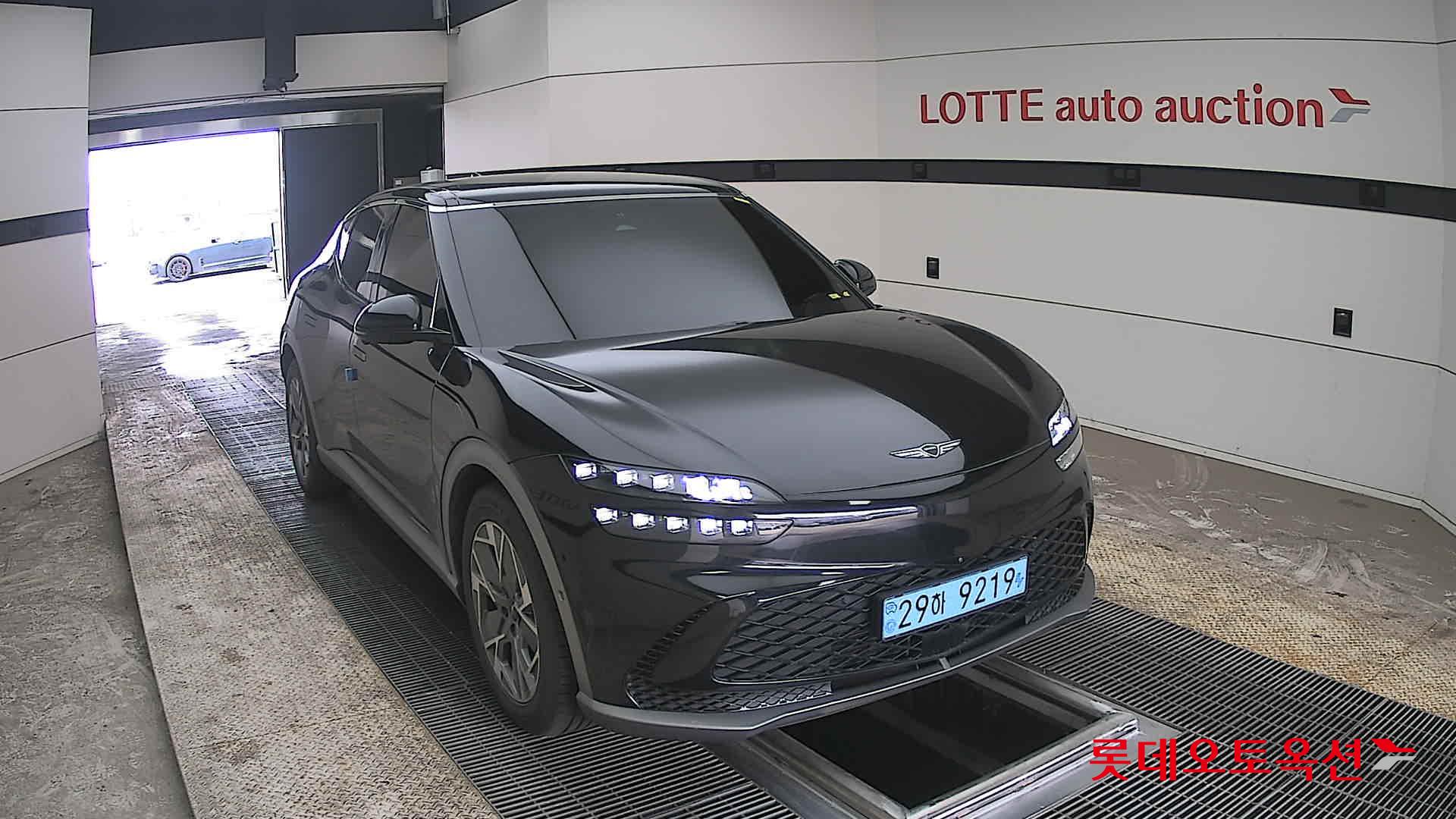 جينسس جي في 60