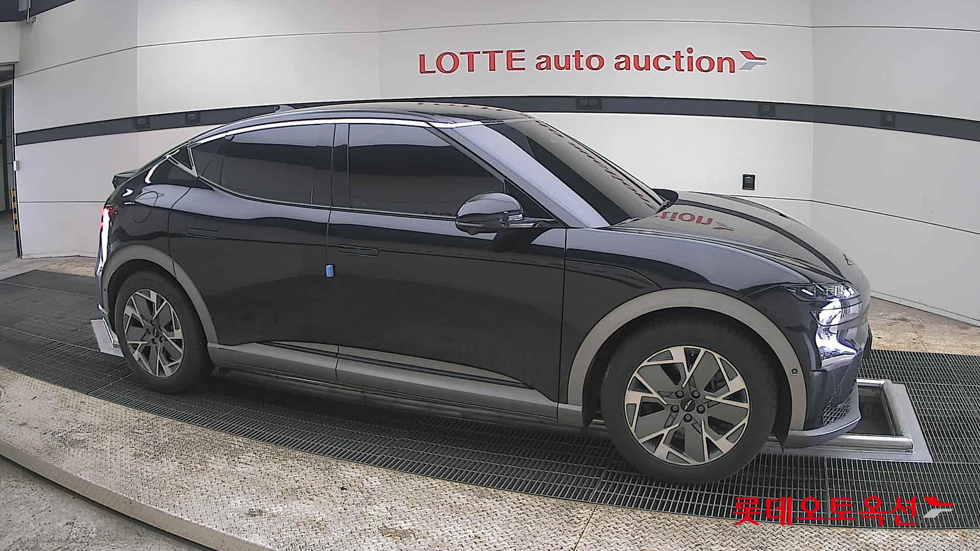 جينسس جي في 60