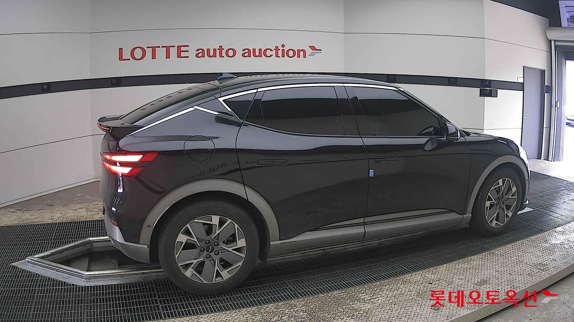 جينسس جي في 60