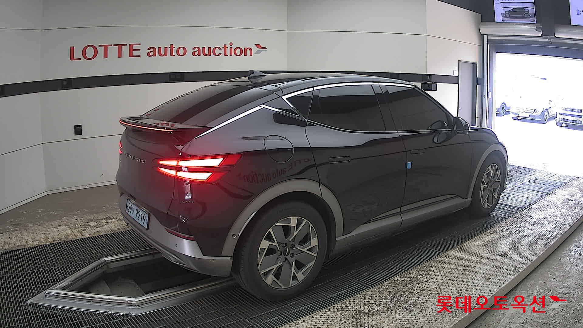 جينسس جي في 60