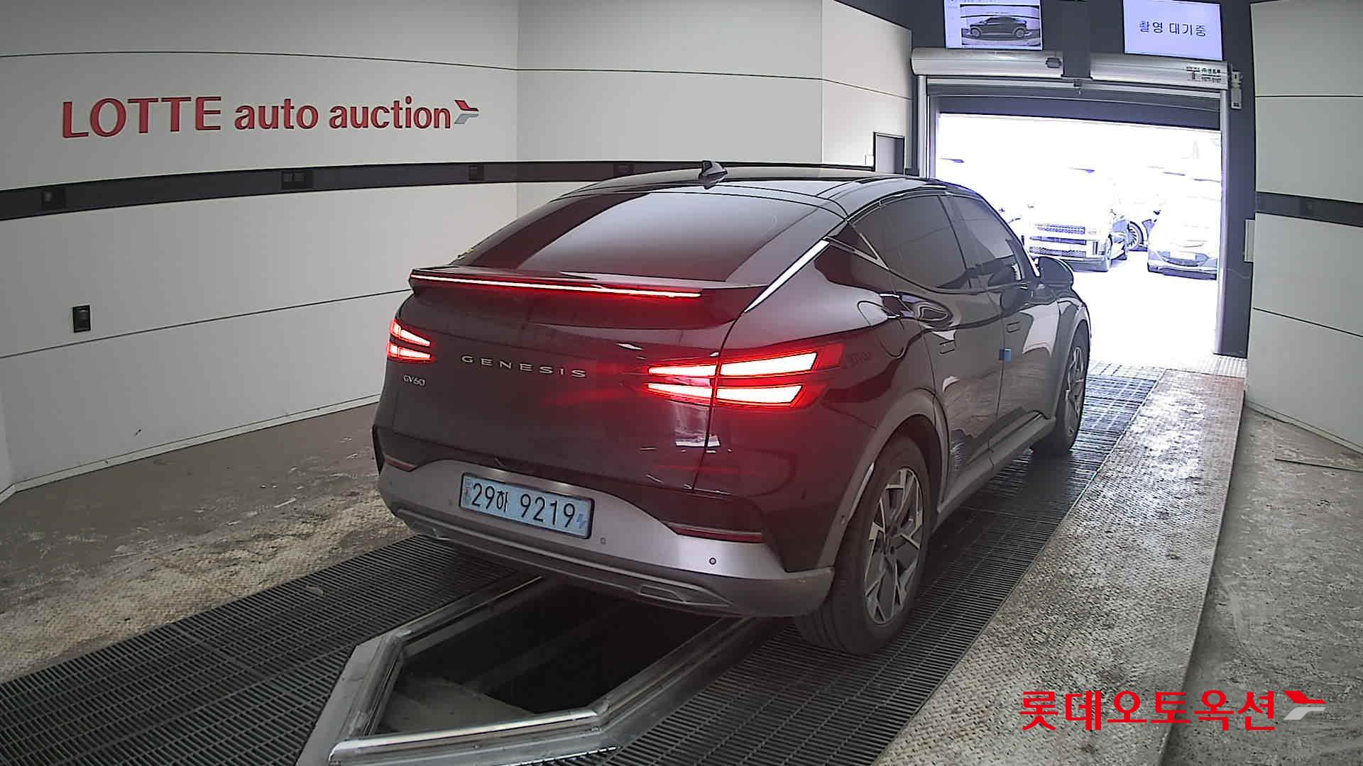 جينسس جي في 60